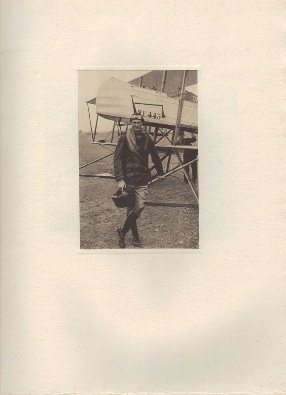 In memoria di Carlo Pasquinelli, Ingegnere ad honorem tenete aviatore. …
