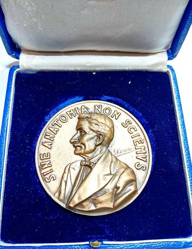 Medaglia in bronzo firmata G. Cenni.