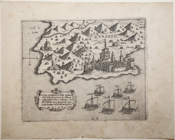 Durazzo antiquamente detta epidamna citta nella provincia di Albania .