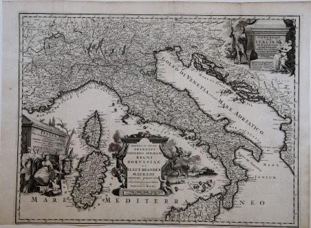 Niewe Kaart van Italien met de gemene wegen en Postwegen…