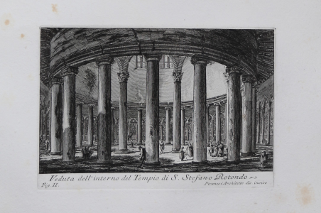 Veduta dell'interno del Tempio di S. Stefano Rotondo