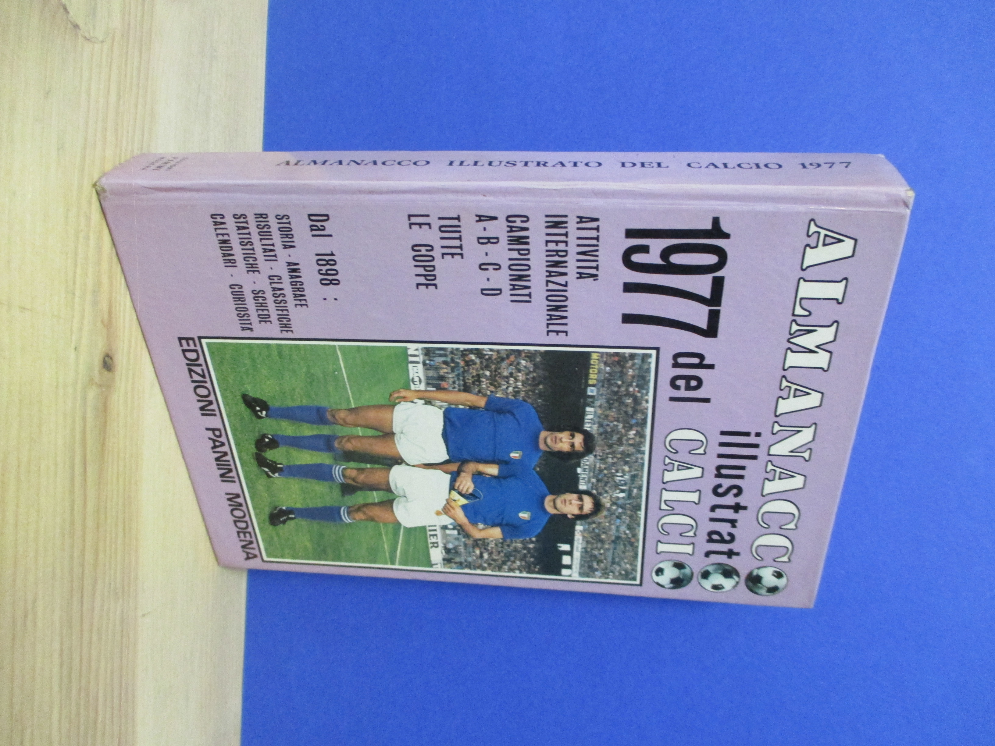 Almanacco illustrato del calcio 1977.