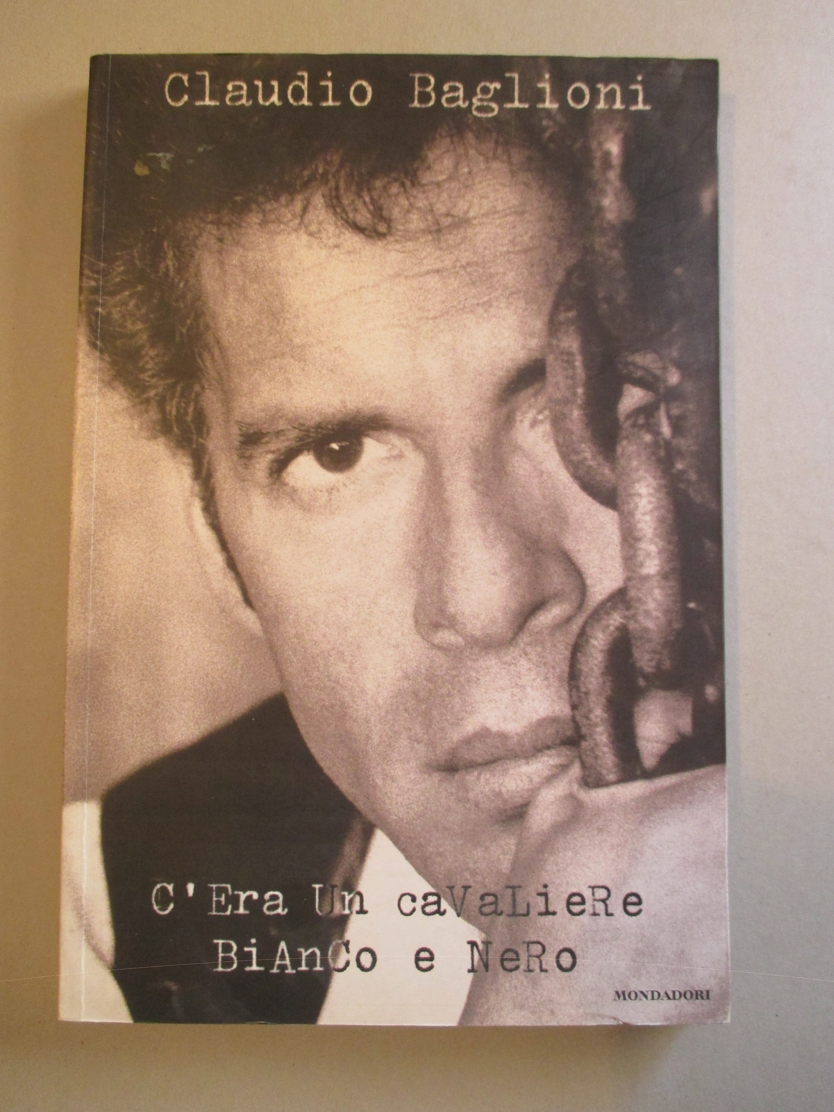 C’era un cavaliere bianco e nero. Realizzato con Alessandro F. …