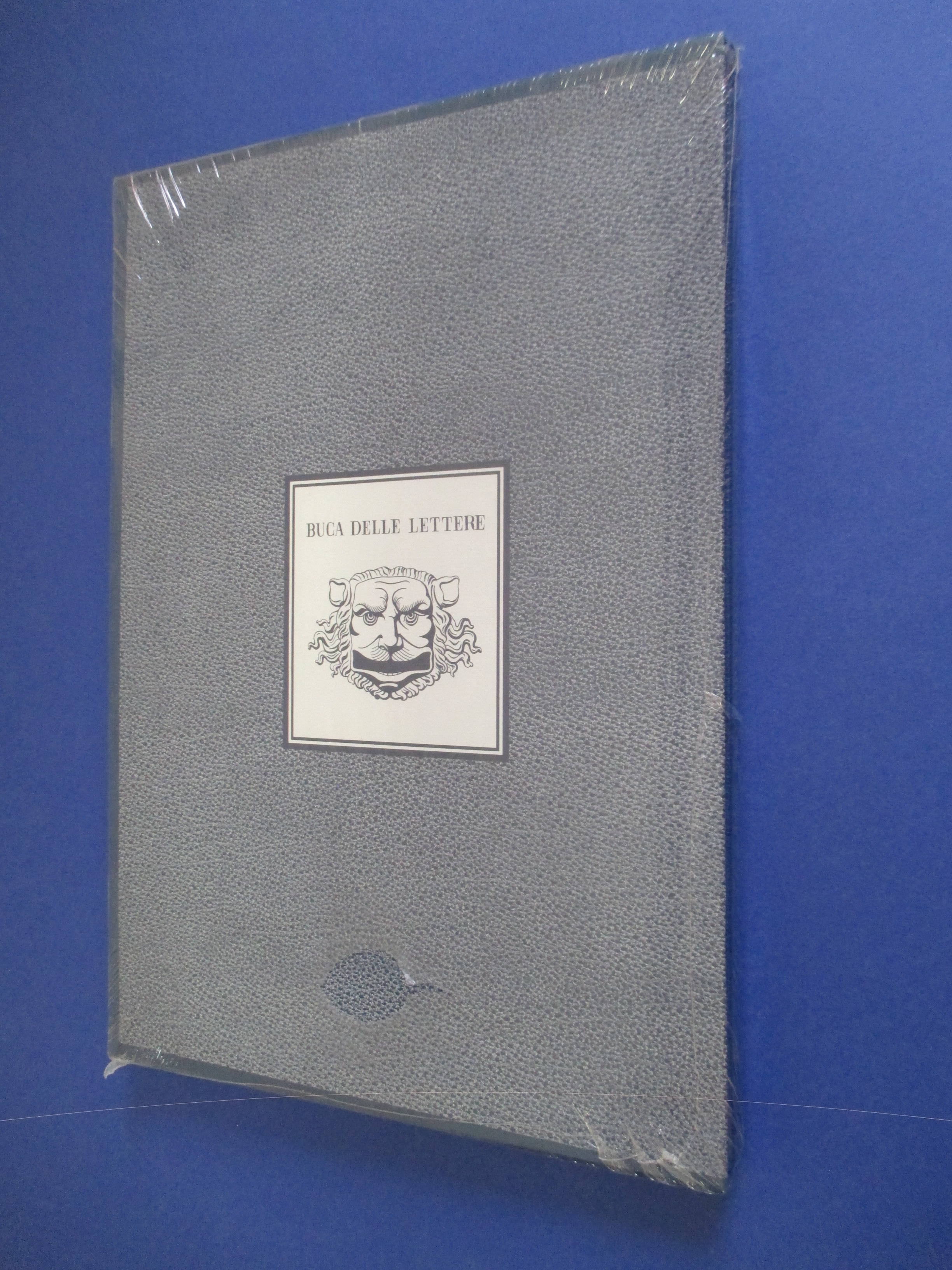 Il Libro dei Francobolli d'Italia. Valori Postali 2001.