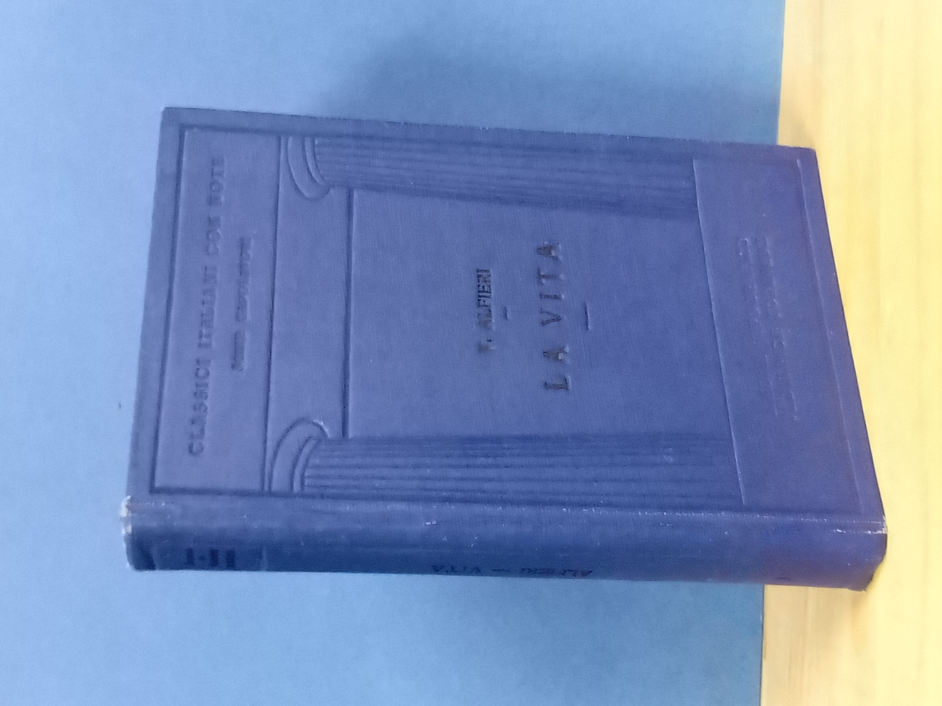 La vita. Introduzione e note di Luigi Negri.