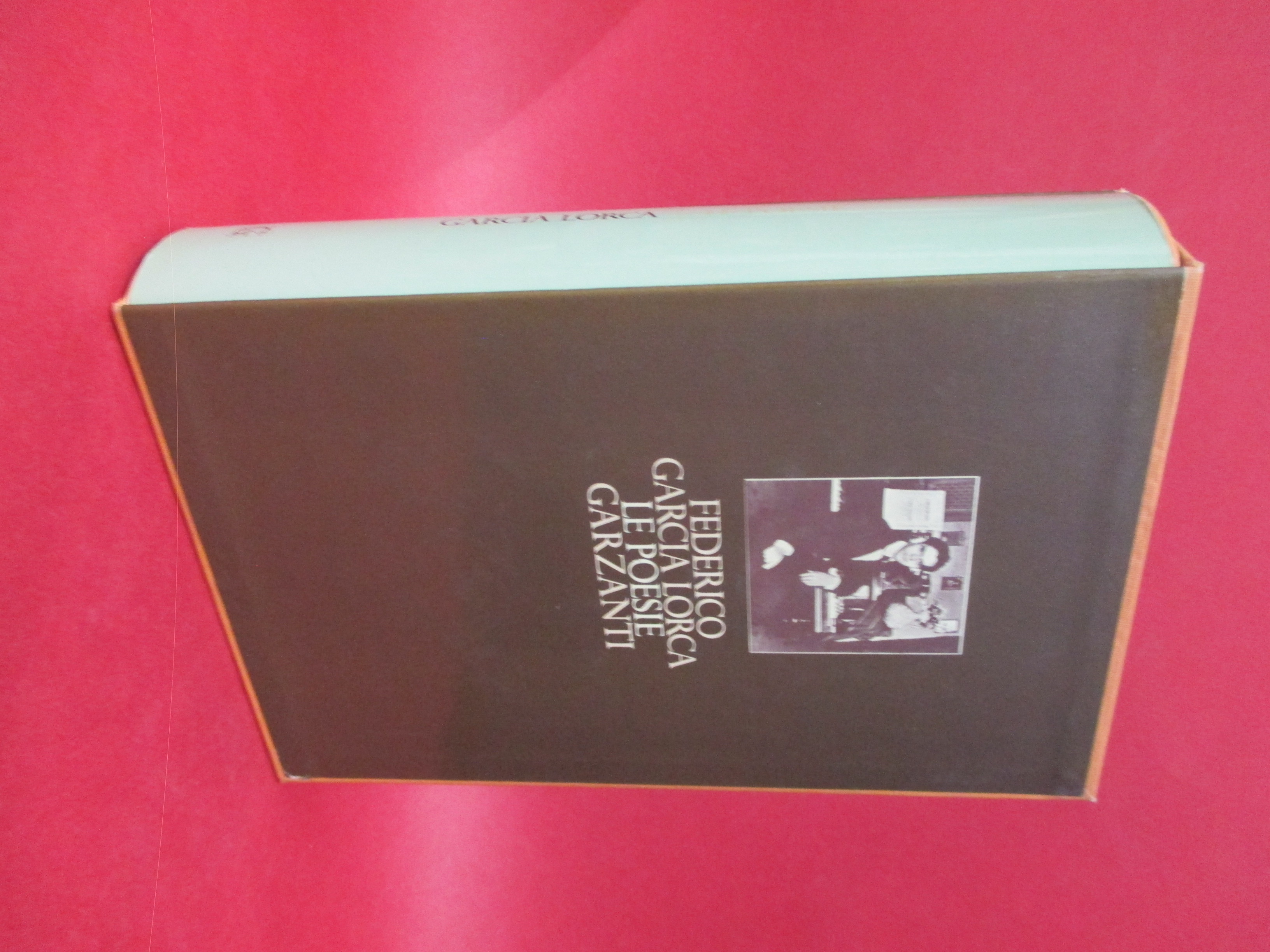 Le poesie. Introduzione e traduzione di Carlo Bo.