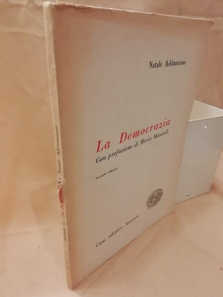 LA DEMOCRAZIA (1952)