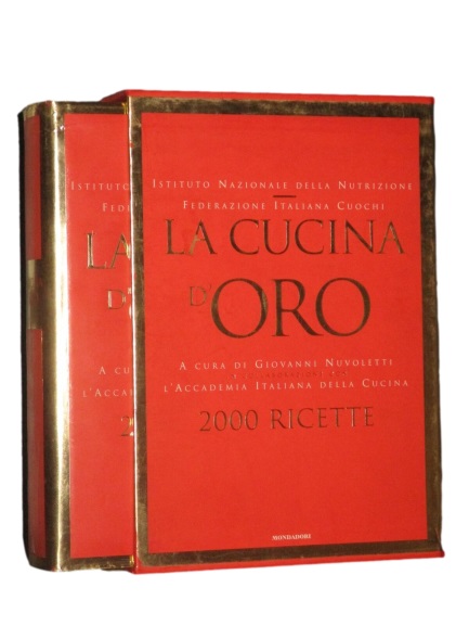 LA CUCINA D'ORO. 2000 Ricette