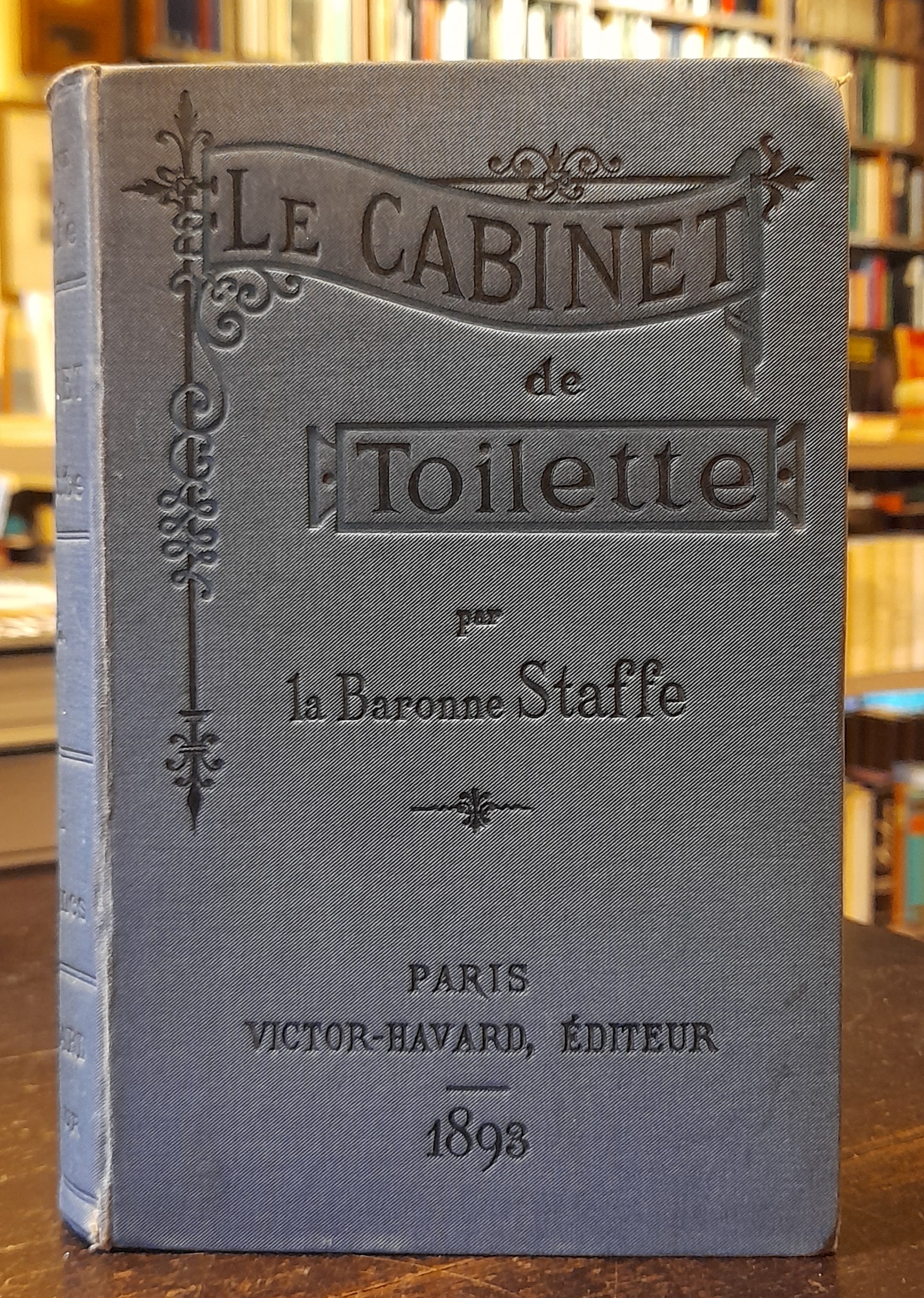 LE CABINET DE TOILETTE