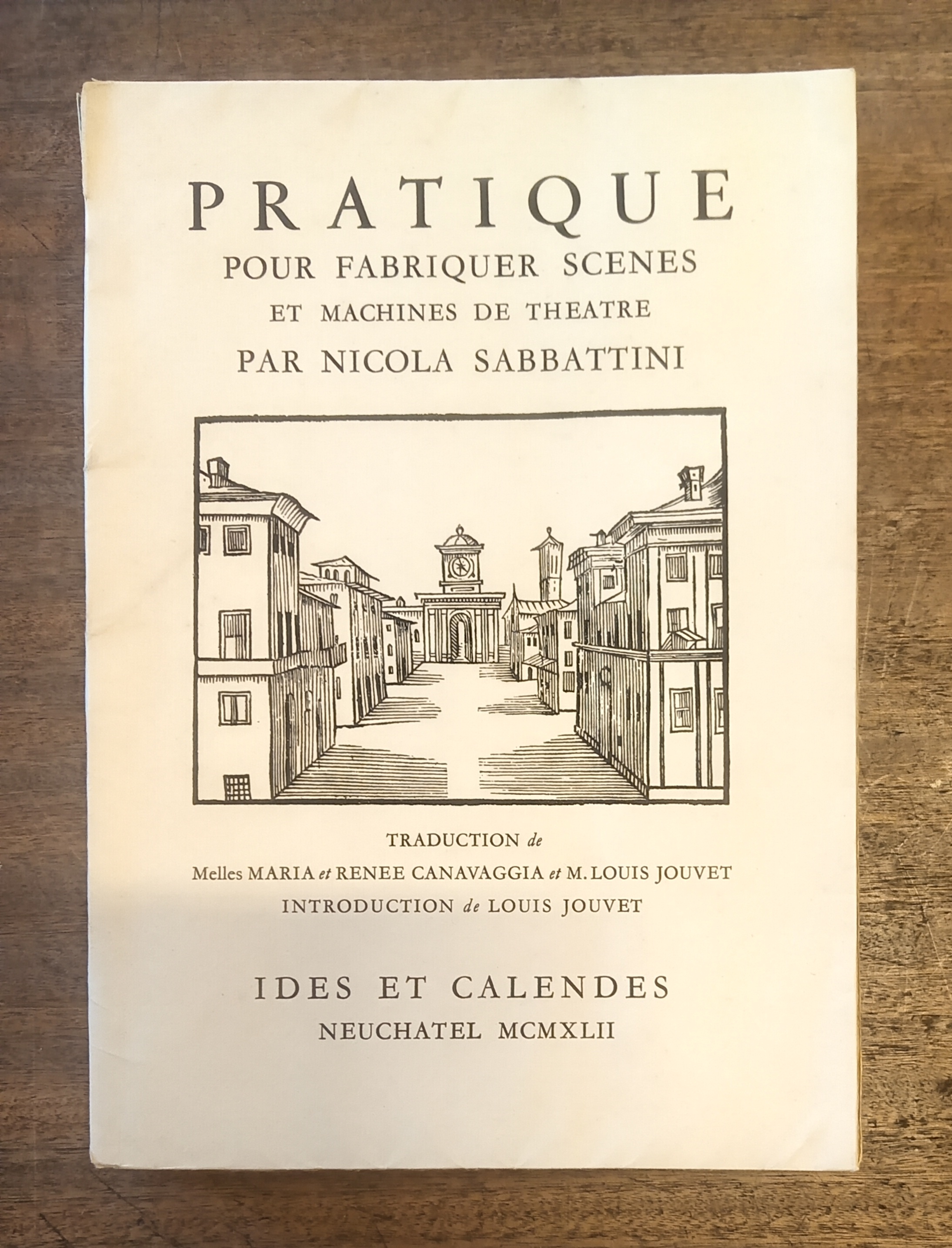 PRATIQUE POUR FABRIQUER SCENES ET MACHINES DE THEATRE. Réimprimé augmenté …