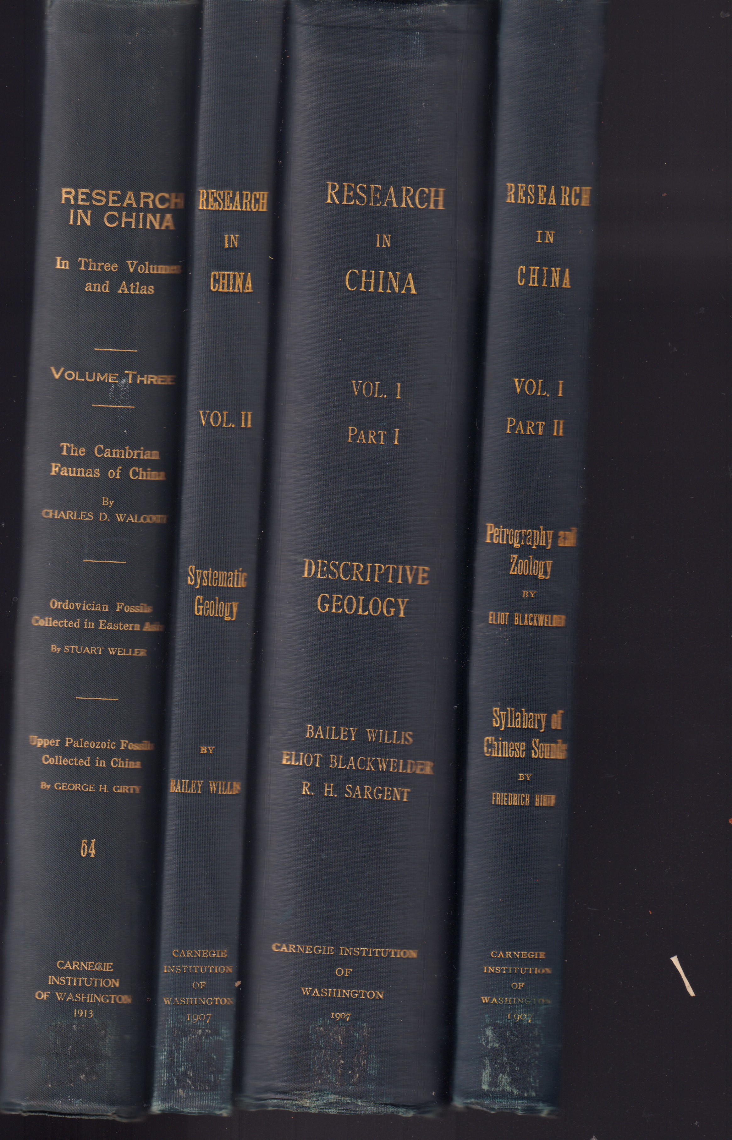 Research in China In Three Volumes ( atlante mancante )