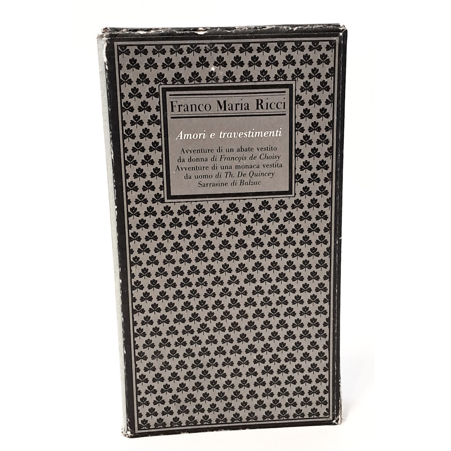 Amori e travestimenti