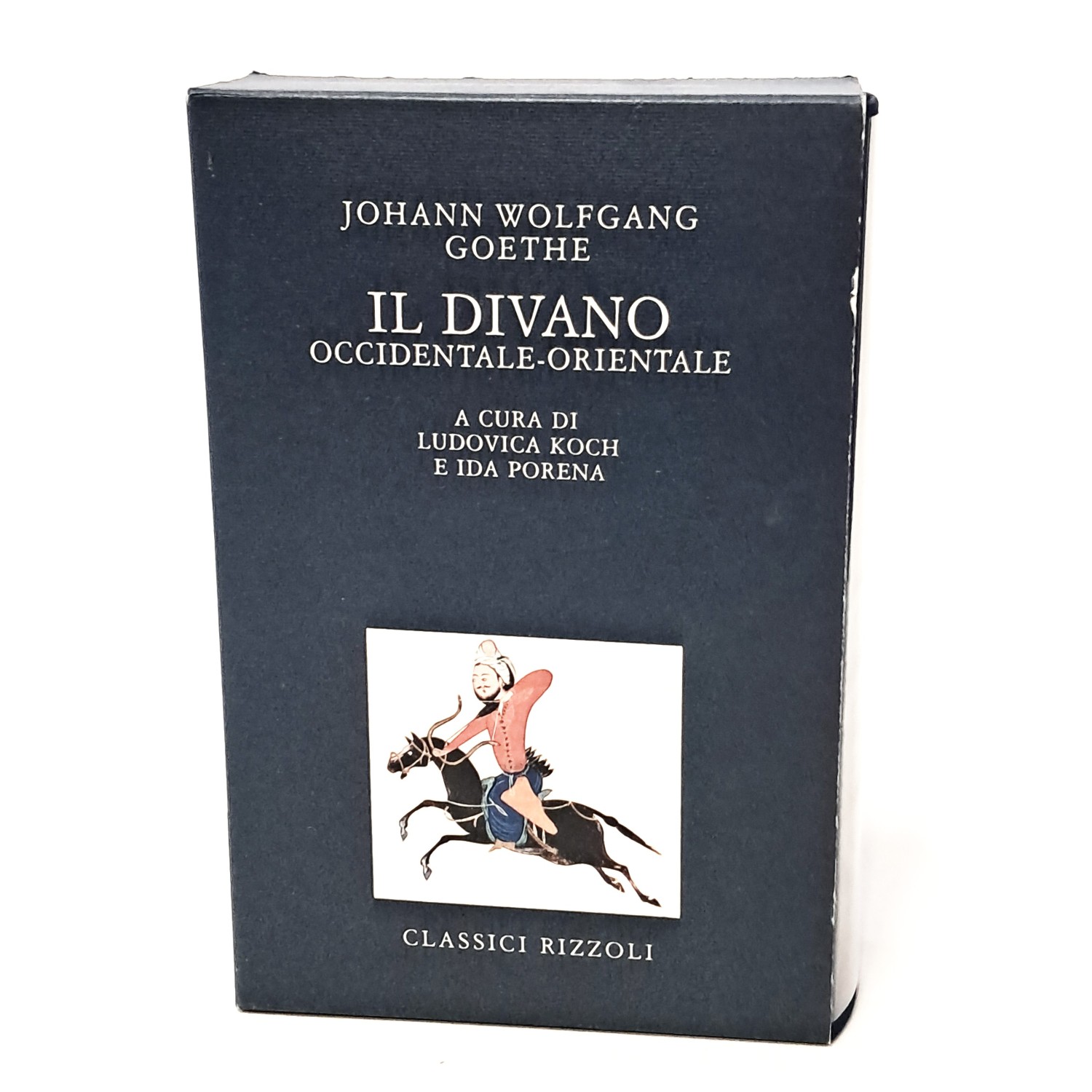 Il divano occidentale-orientale