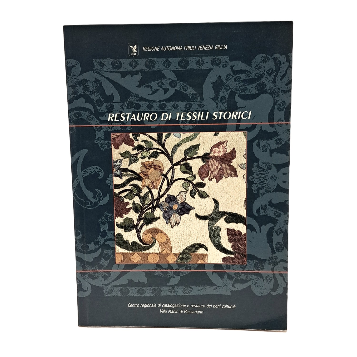 Restauro di tessili storici