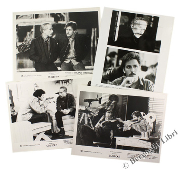 STAKEOUT - SORVEGLIANZA. SPECIALE: QUATTRO FOTO ORIGINALI.