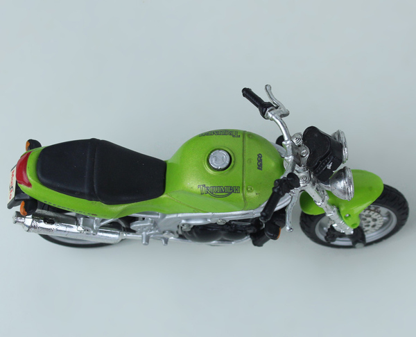 MOTO TRIUMPH RS 9551 SPEEDTRIPLE MODELLINO MAISTO scala 1:18 lunghezza …