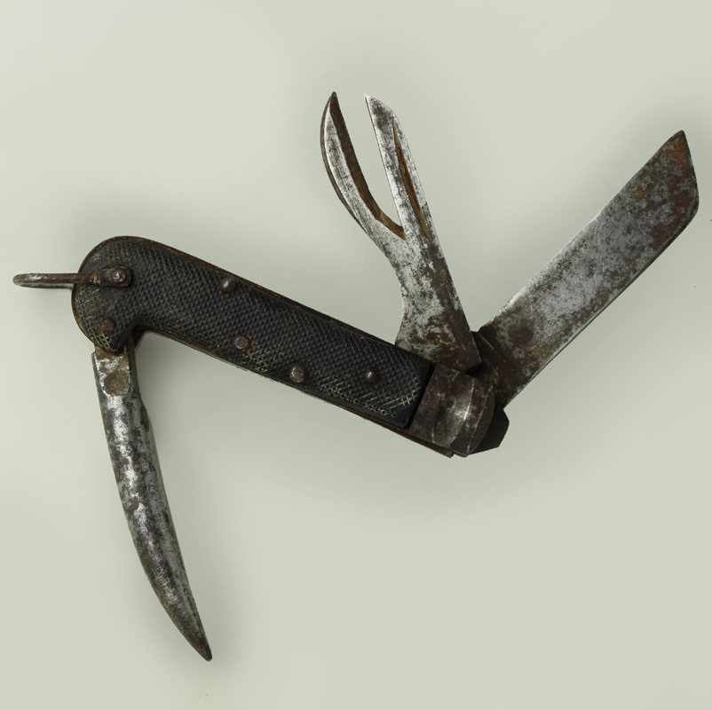 COLTELLINO MILITARE MULTIUSO VINTAGE (chiuso 10 cm ca.) Lieve ossidazione, …