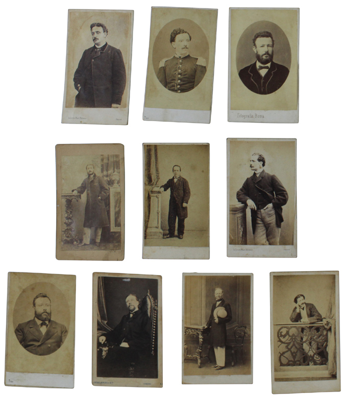 FOTOGRAFIE D'EPOCA 10 ritratti UOMO (vintage) Formato 10x6 cm montate …