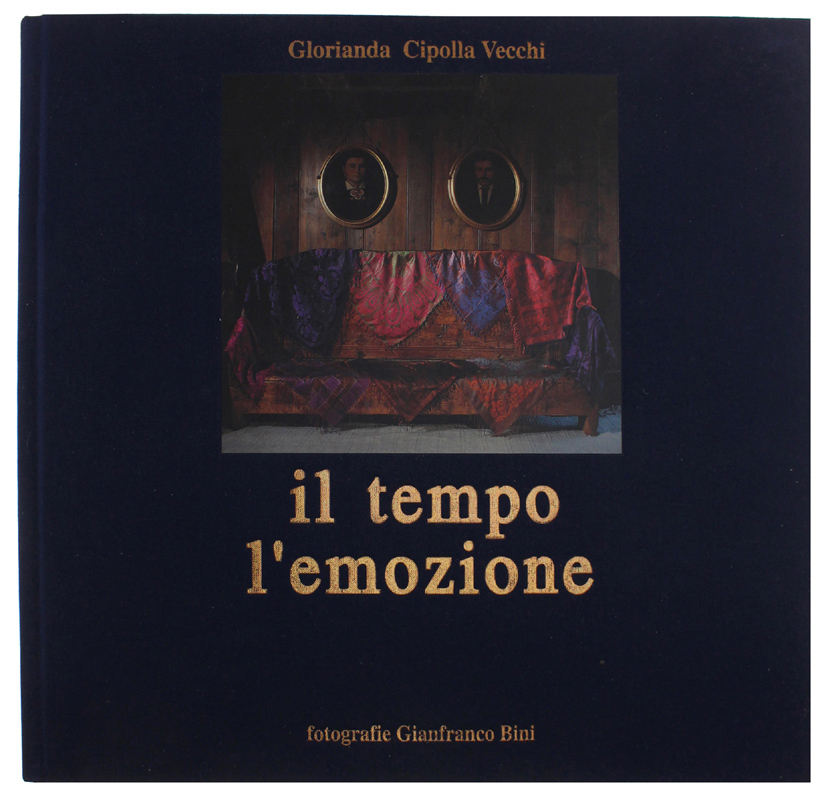 IL TEMPO L'EMOZIONE. Costumi antichi della Valle d'Aosta. Fotografie di …