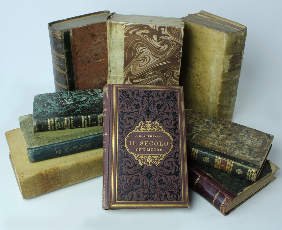 LIBRI ANTICHI delizioso lotto di 9 volumi con pregiate legature. …