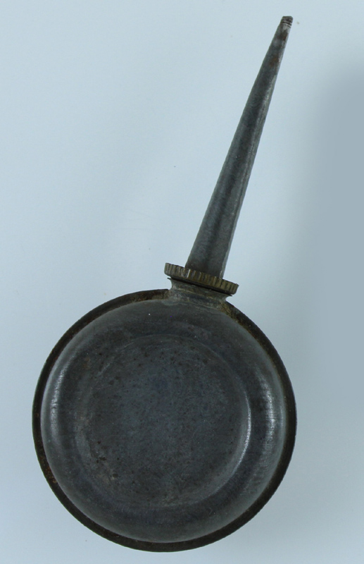 OLIATORE ANTICO VINTAGE modello classico 11x5x1,5 cm. Ottimo stato.
