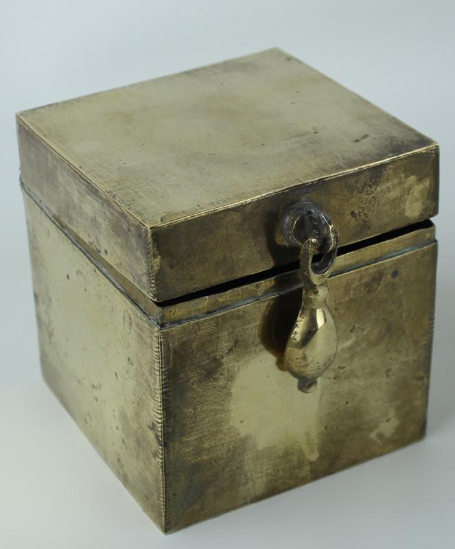 SCATOLA COFANETTO IN OTTONE cm 7,8x7,8x8.