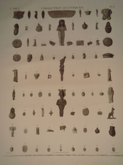 DESCRIPTION DE L'EGYPTE. Collection d'antiques. Figures, amulettes en scarabée et …