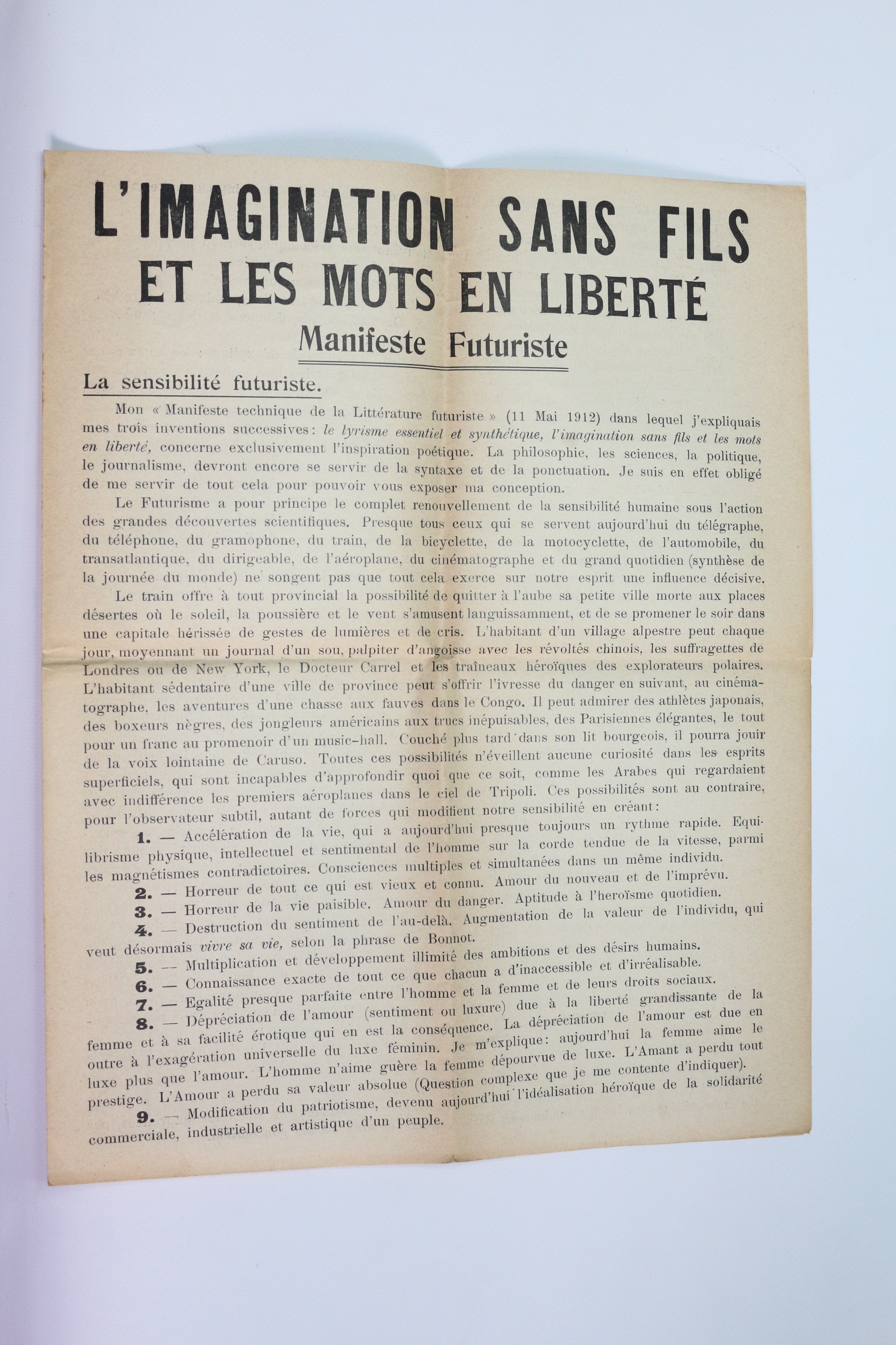 L'imagination sans fils et les mots en liberté. Manifeste futuriste