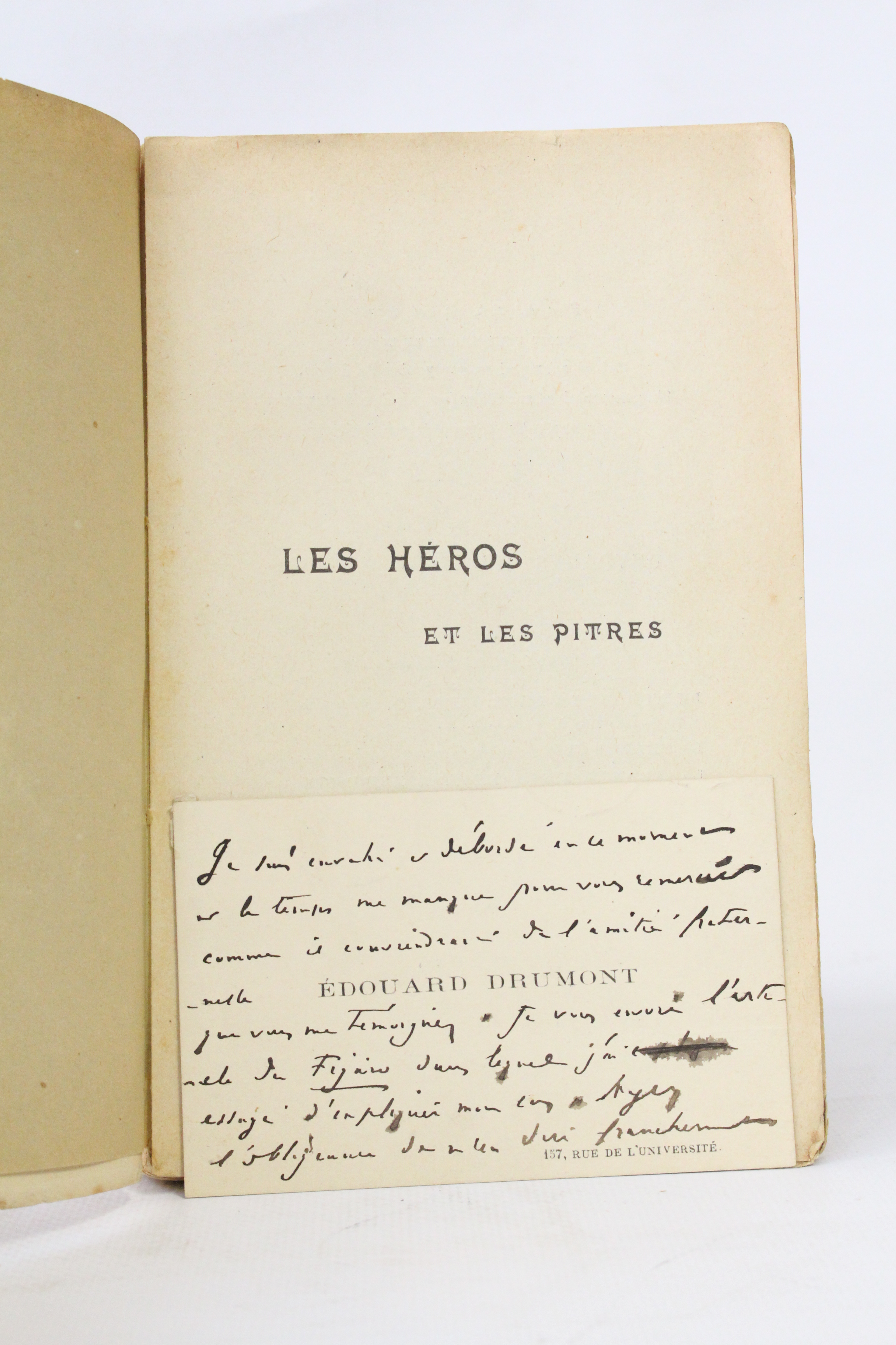 Les héros et les pitres