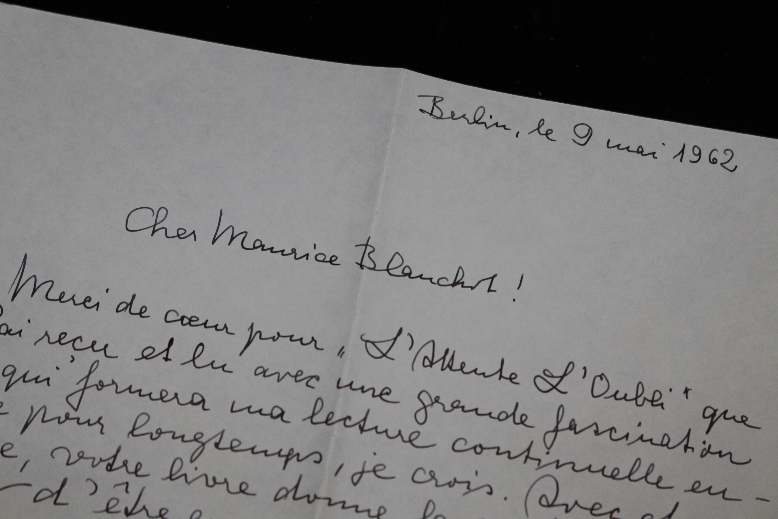 Lettre manuscrite adressée à Maurice Blanchot et enveloppe