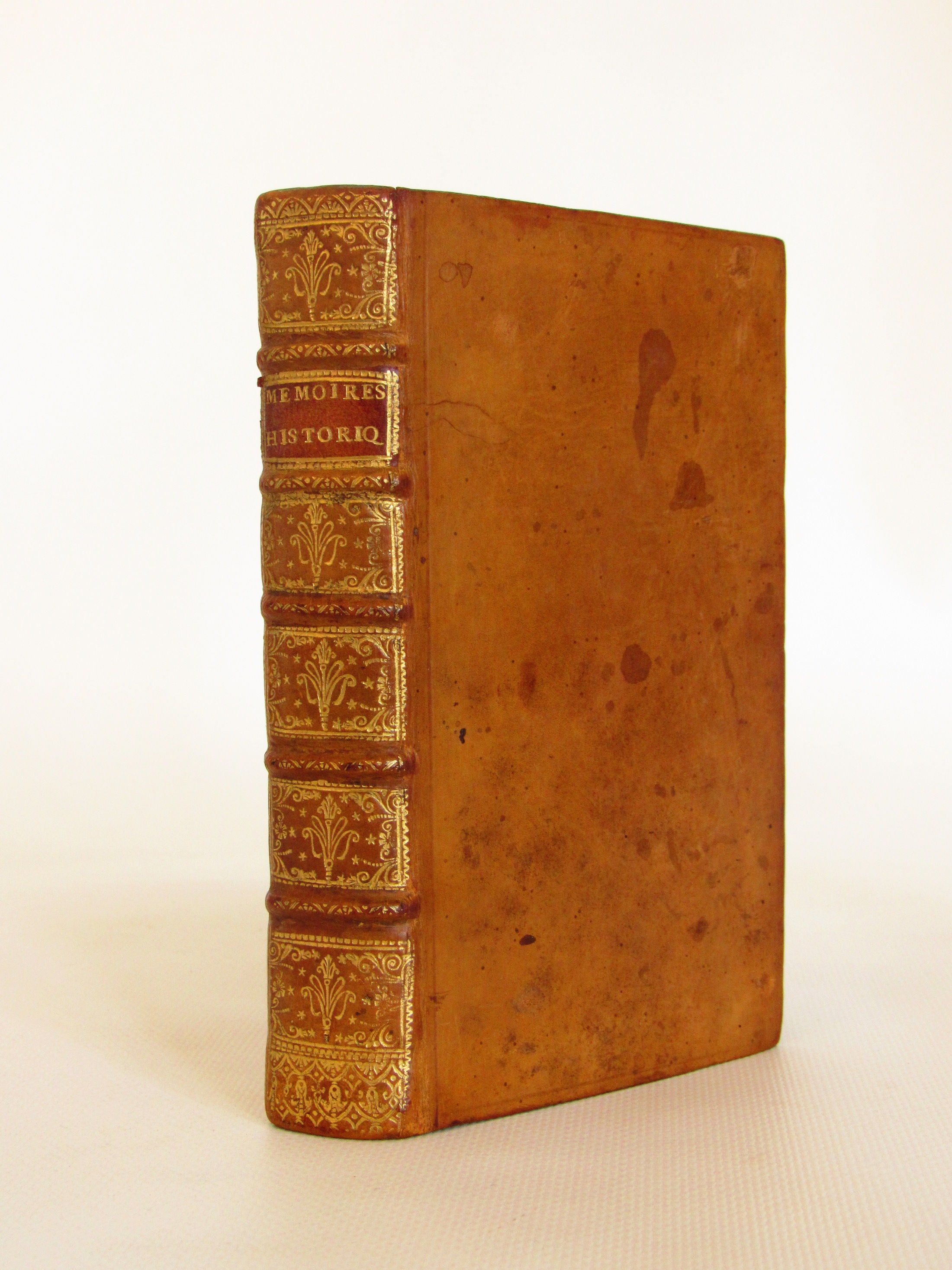 Memoires historiques et critiques sur divers point de l'histoire de …