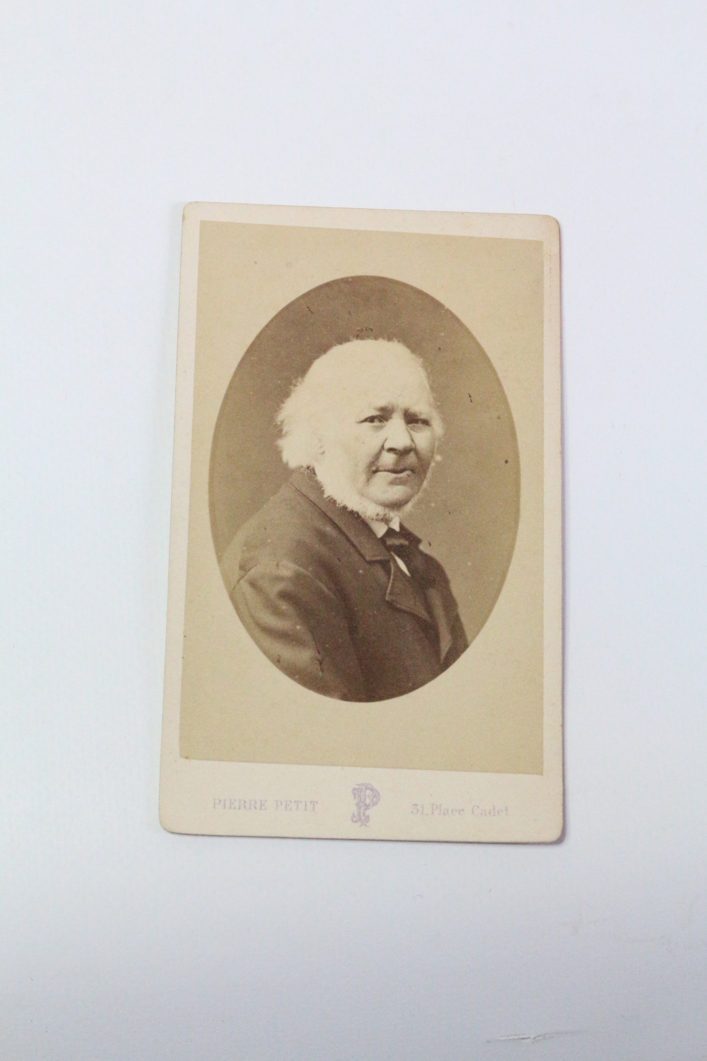 [PHOTOGRAPHIE] Portrait photographique en médaillon d'Honoré Daumier