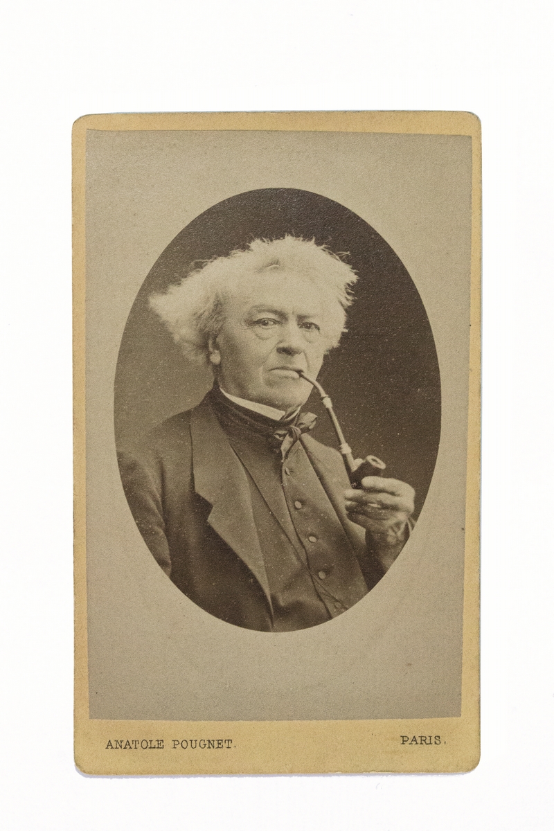 [PHOTOGRAPHIE] Portrait photographique en médaillon de Camille Corot fumant.