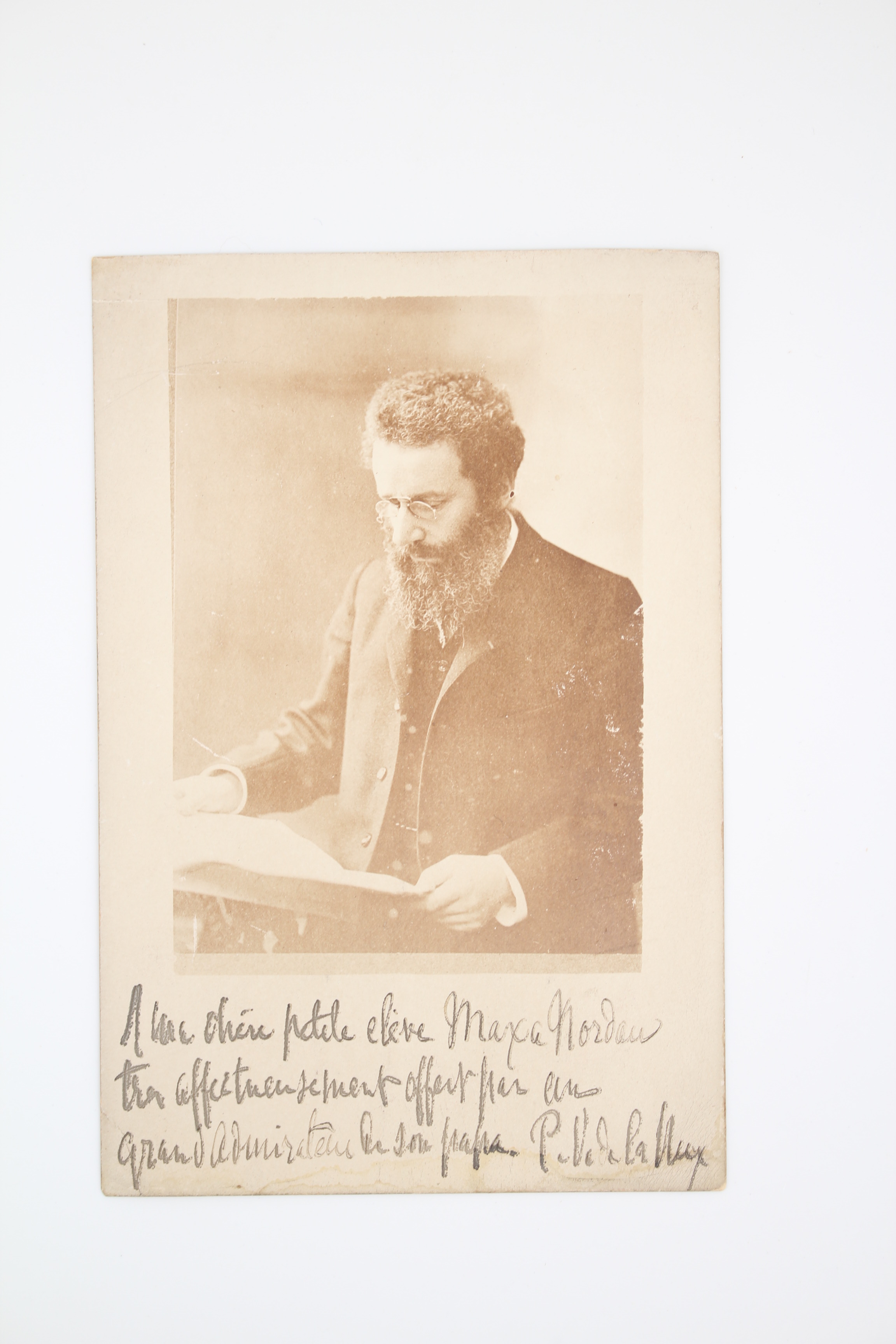 Portrait photographique de Paul Véronge de la Nux dédicacé à …