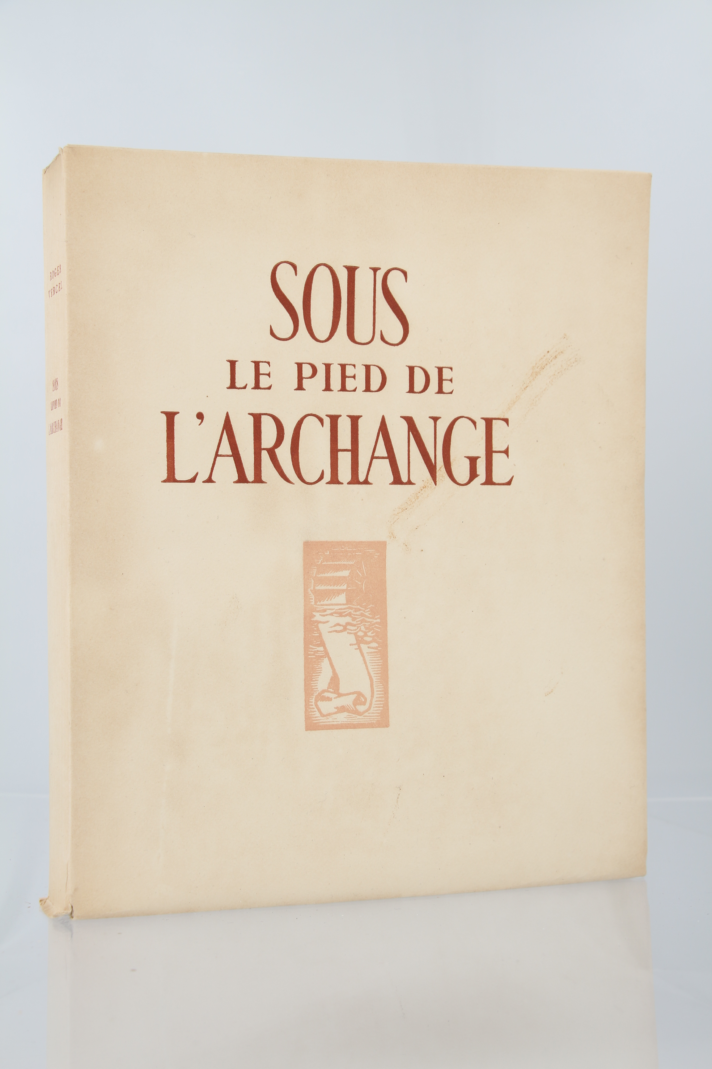 Sous le pied de l'archange