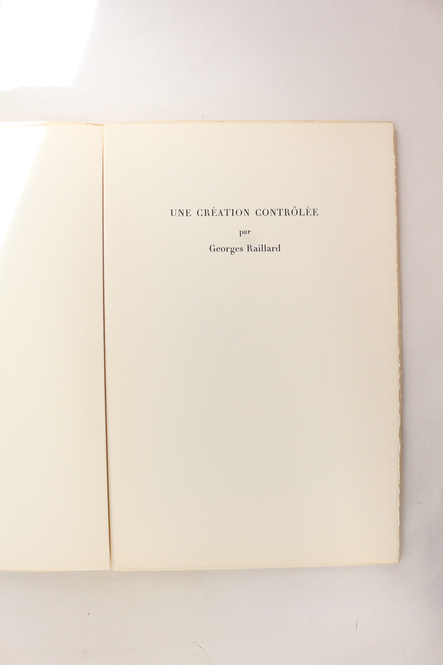 Une création contrôlée