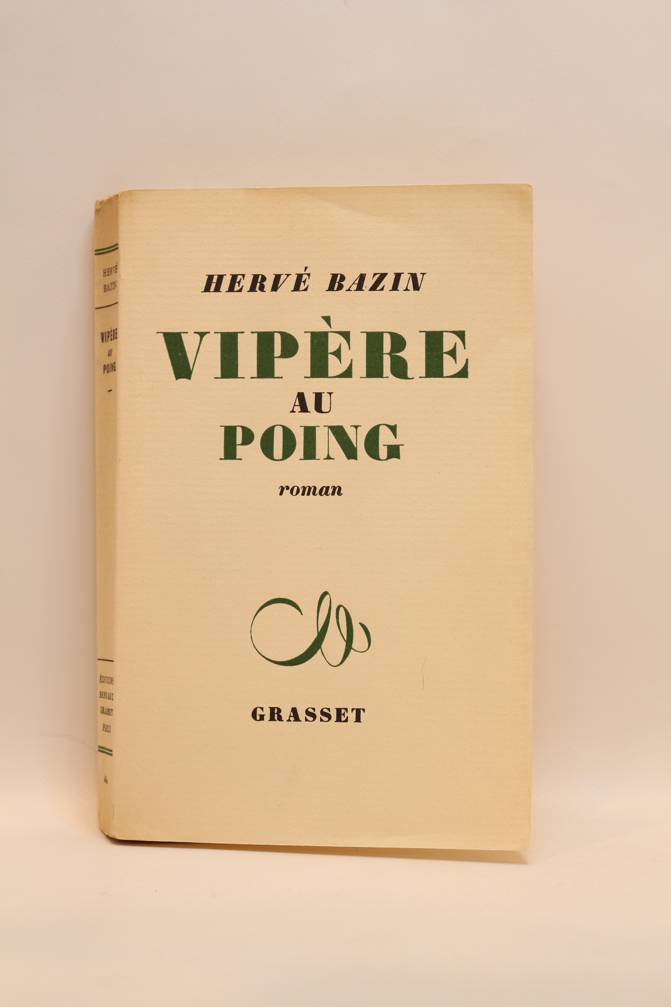 Vipère au poing