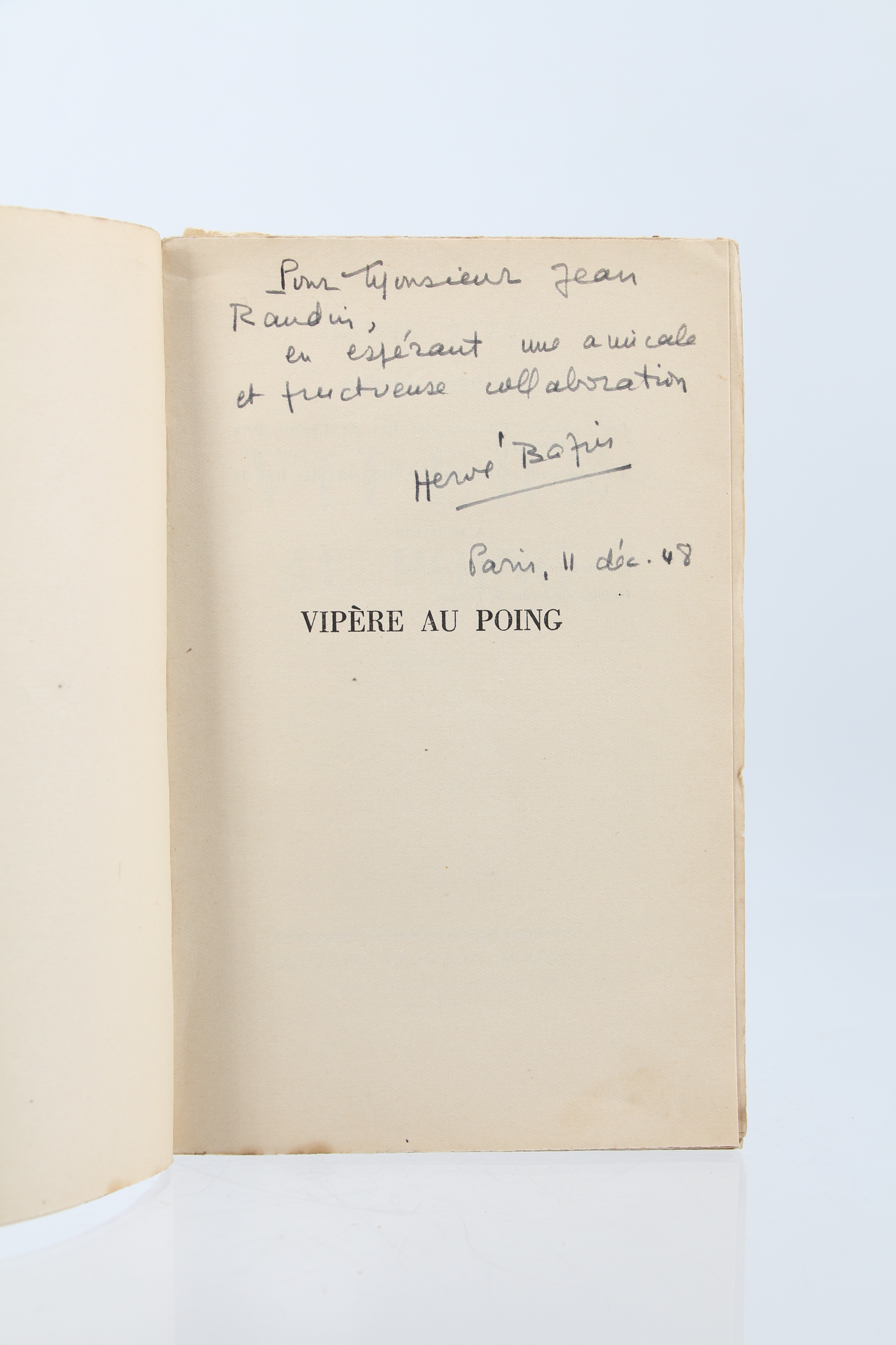 Vipère au Poing