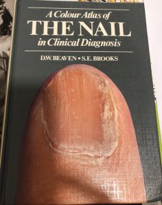 A COLOUR ATLAS OF THE NAIL IN CLINICAL DIAGNOSIS