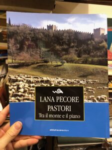LANA PECORE PASTORI. TRA IL MONTE E IL PIANO