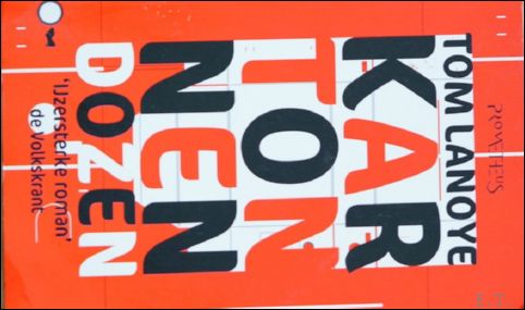 Kartonnen dozen. opdracht en gesigneerd.