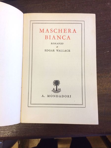 Maschera bianca.