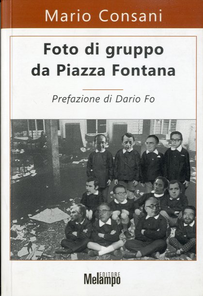 Foto di gruppo da Piazza Fontana.