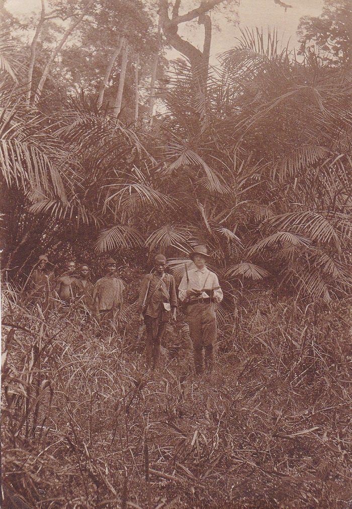 6 Original-Photographien aus der deutschen Kolonialzeit in Kamerun.