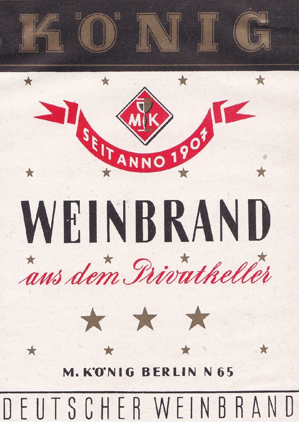 Entwurf einer Flaschenetikettierung für die Weinbrandmarke der Firma.