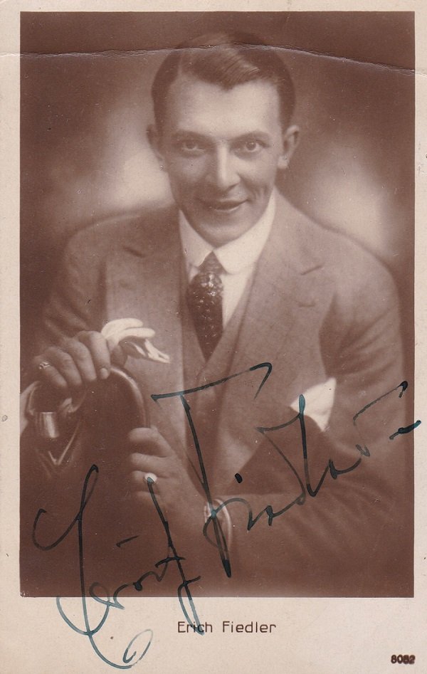 Erich Fiedler. Porträtkarte. (Mit Signatur des Schauspielers!).