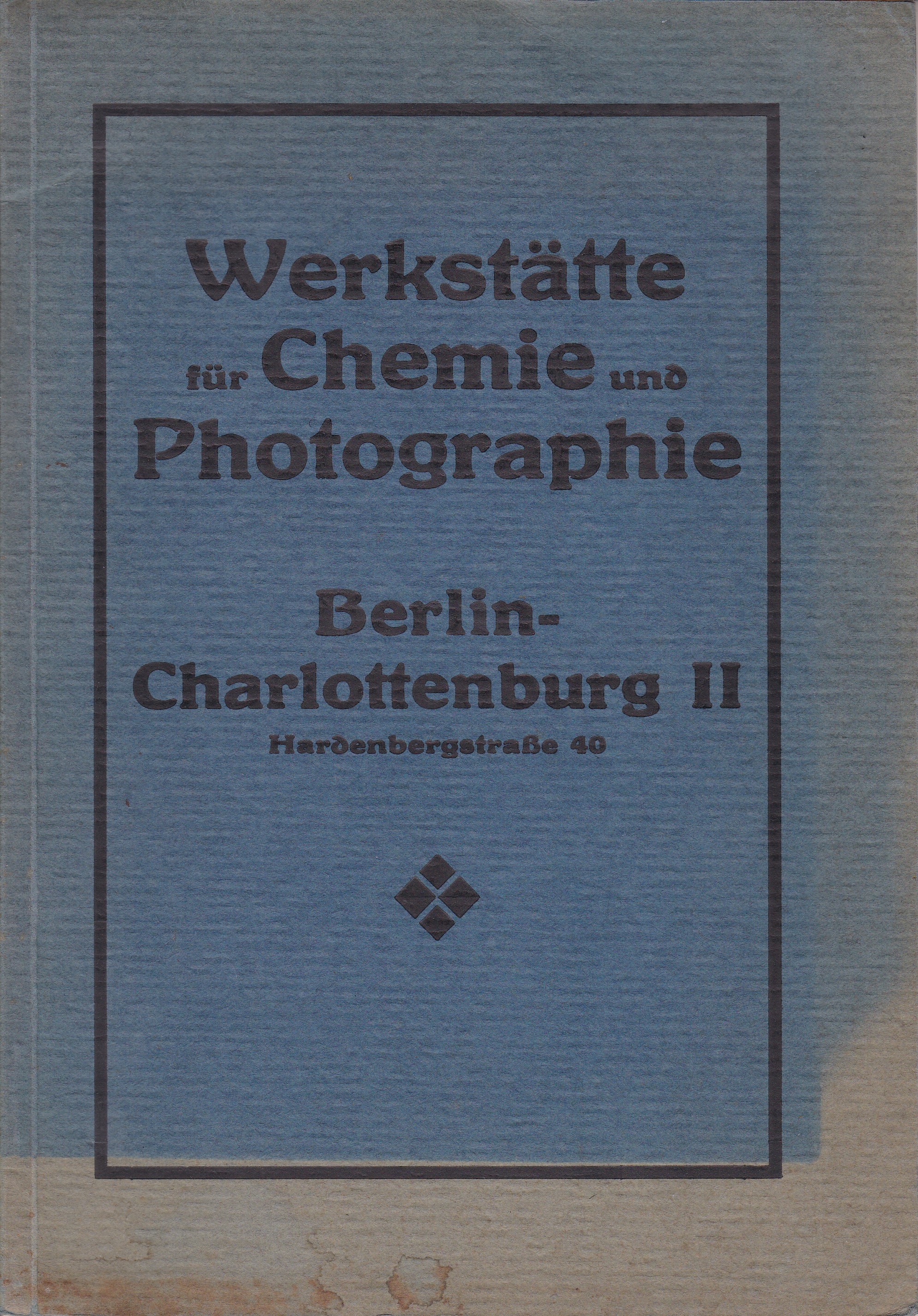 Laboratoriums-Einrichtungen. Laboratoriums Apparate. Photographische Artikel. Radio-Artikel. Chemikalien.