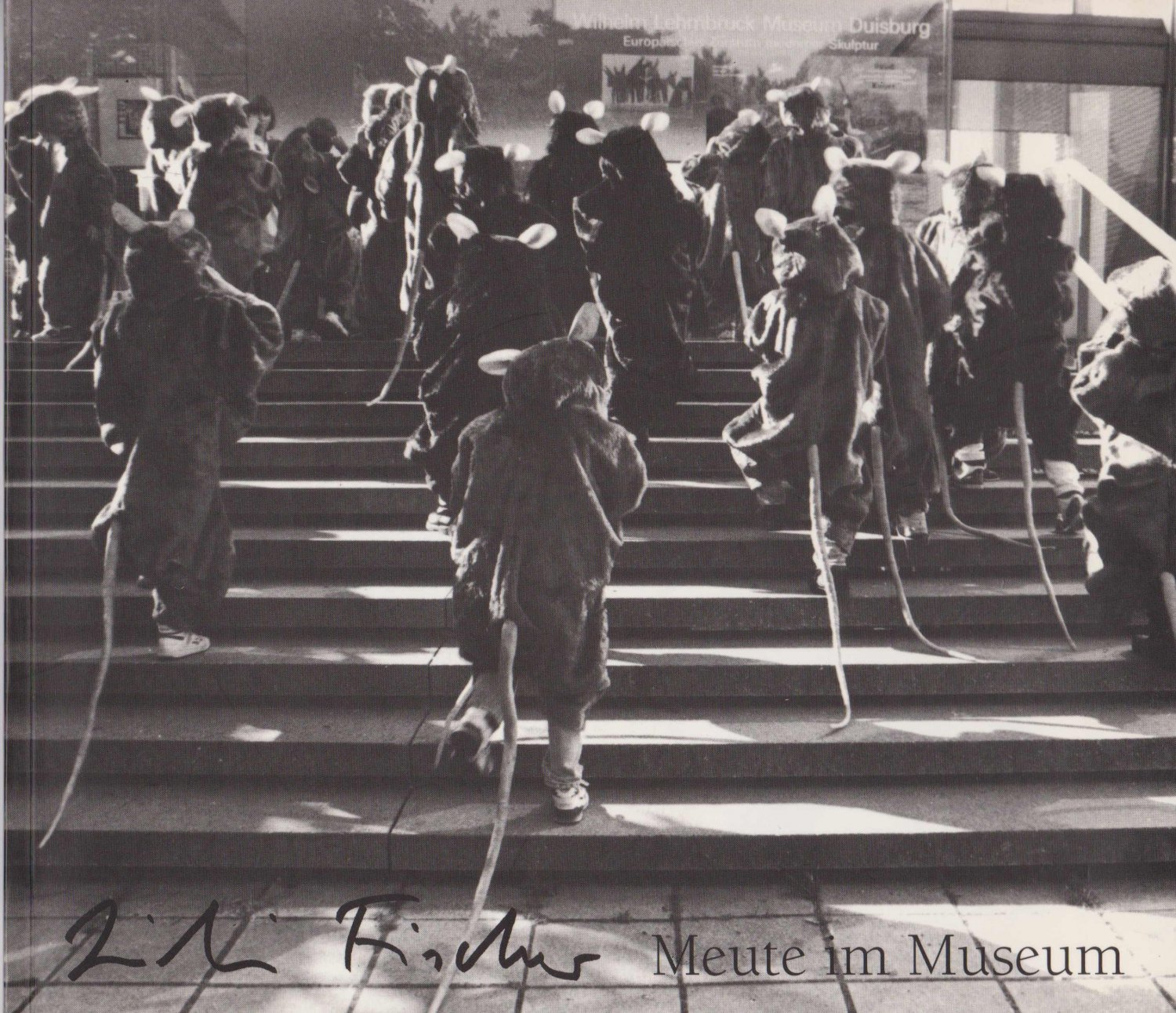 Meute im Museum. (Widmung!)