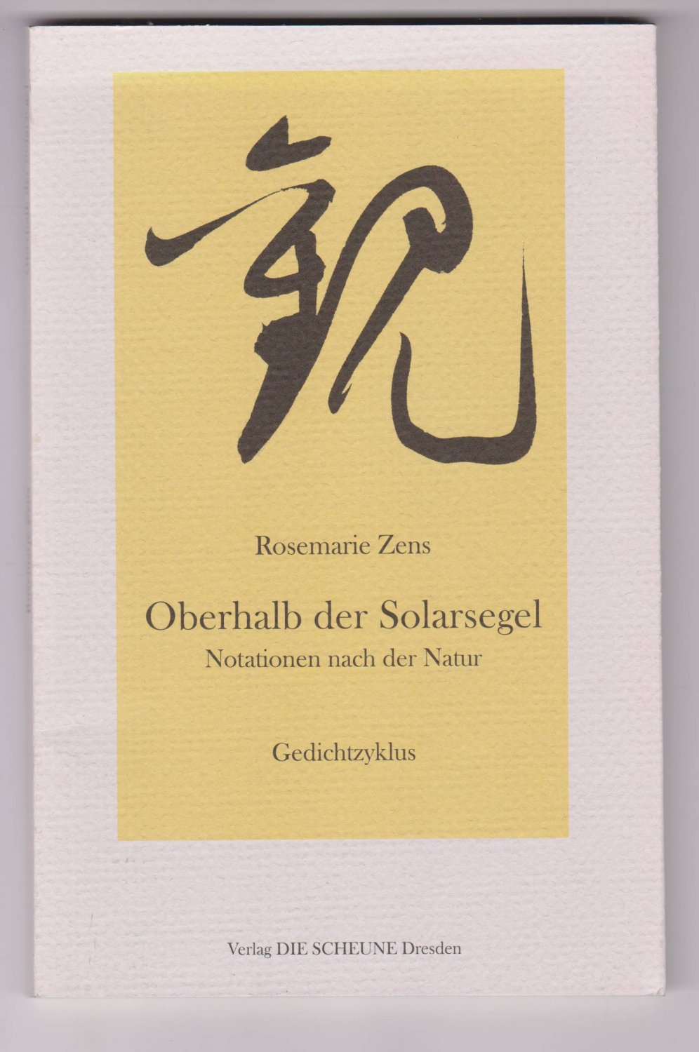 Oberhalb der Solarsegel.