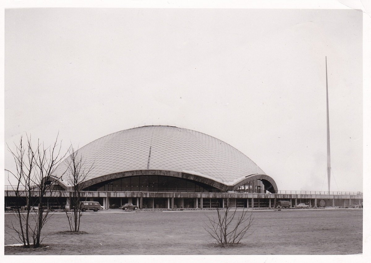 Original-Photographie: Festhalle der Farbwerke Hoechst AG / Jahrhunderthalle (Frankfurt am …